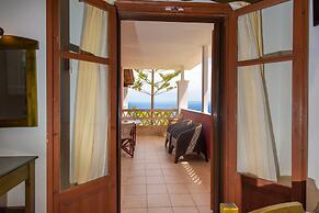 Sea View Village - Studios & Apartments