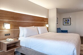 Holiday Inn Express & Suites Vandalia by IHG