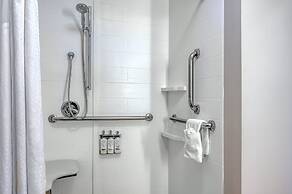 Holiday Inn Express & Suites Vandalia by IHG