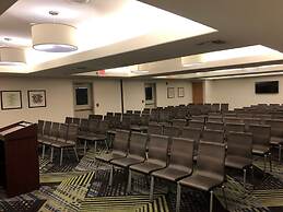 Holiday Inn Express and Suites Modesto by IHG