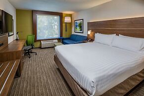 Holiday Inn Express and Suites Modesto by IHG