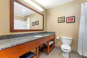 Comfort Inn & Suites Grinnell near I-80