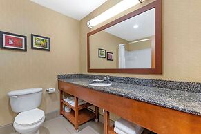 Comfort Inn & Suites Grinnell near I-80