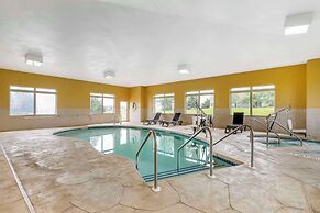 Comfort Inn & Suites Grinnell near I-80