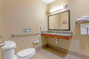 Comfort Inn & Suites Grinnell near I-80