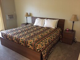 Holiday Lodge