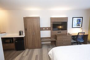Holiday Inn Express Hotel & Suites Iron Mountain by IHG