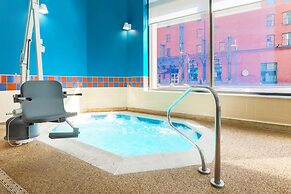 Hampton Inn & Suites Pittsburgh-Downtown
