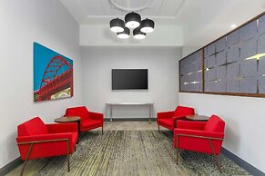 Hampton Inn & Suites Pittsburgh-Downtown