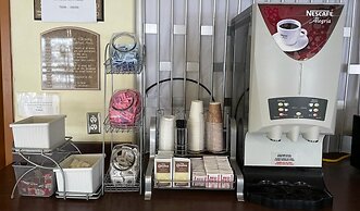 Super 8 by Wyndham Barrie South