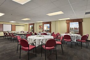 Super 8 by Wyndham Barrie South