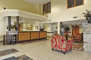 Super 8 by Wyndham Barrie South