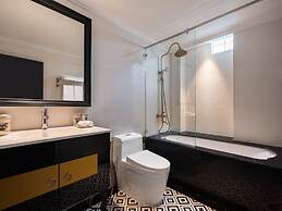 The Flower Boutique Hotel & Travel