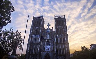 The Flower Boutique Hotel & Travel