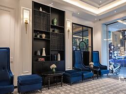 The Flower Boutique Hotel & Travel