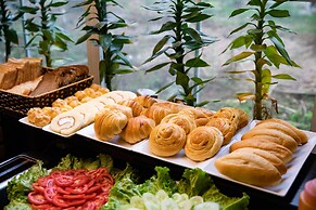 The Flower Boutique Hotel & Travel