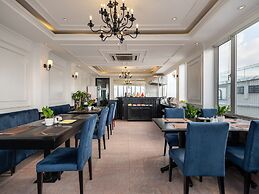 The Flower Boutique Hotel & Travel