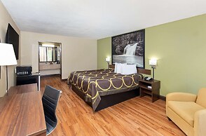 Super 8 by Wyndham Kingsport