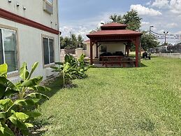 Budget Host Inn & Suites