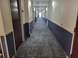 Budget Host Inn & Suites