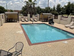 Budget Host Inn & Suites