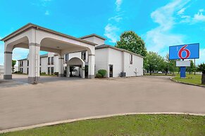 Motel 6 Abbeville, LA