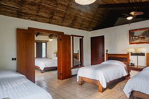 Villa Blanca Cloud Forest Hotel + Retreat