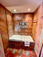 Great Greece Le Convivial Suites