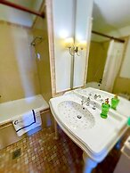 Great Greece Le Convivial Suites