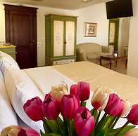 Great Greece Le Convivial Suites