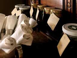 Le Convivial Luxury Suites & Spa