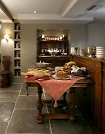 Le Convivial Luxury Suites & Spa