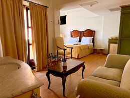 Great Greece Le Convivial Suites