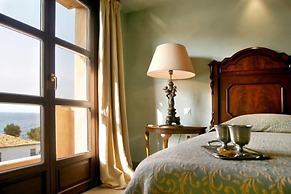 Le Convivial Luxury Suites & Spa