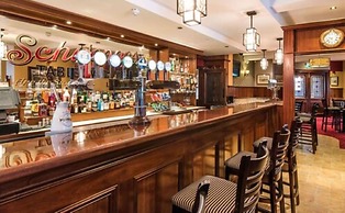 Corr's Corner Hotel