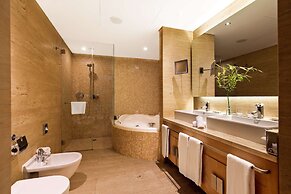 Hilton Vilamoura As Cascatas Golf Resort & Spa