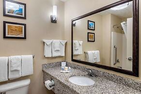 Comfort Suites Speedway - Kansas City