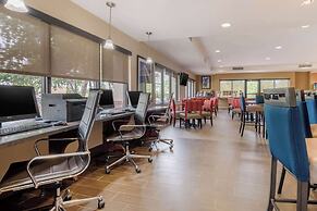 Comfort Suites Speedway - Kansas City