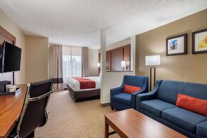 Comfort Suites Speedway - Kansas City