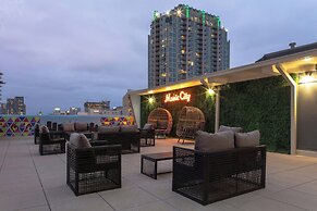 Aloft Nashville West End