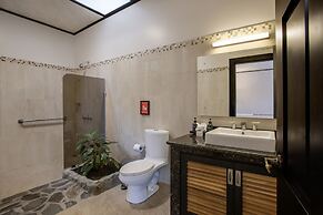 Arenal Manoa & Hot Springs Resort