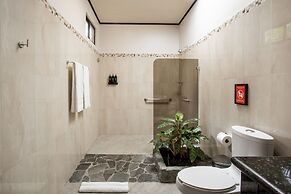 Arenal Manoa & Hot Springs Resort