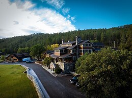 State Game Lodge at Custer State Park Resort