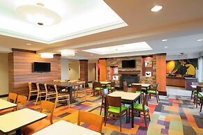 Fairfield Inn & Suites by Marriott State College