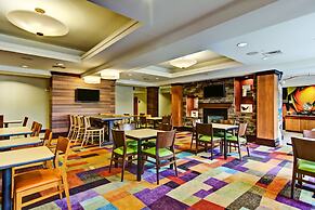 Fairfield Inn & Suites by Marriott State College