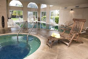 Howard Johnson by Wyndham Resort Pilar