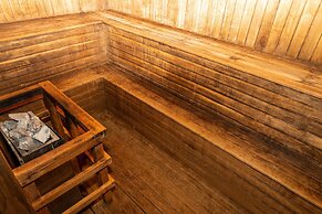 Xelena Hotel & Suites