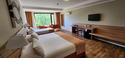 Xelena Hotel & Suites