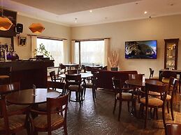 Xelena Hotel & Suites