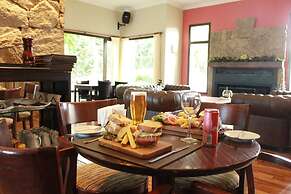 Xelena Hotel & Suites